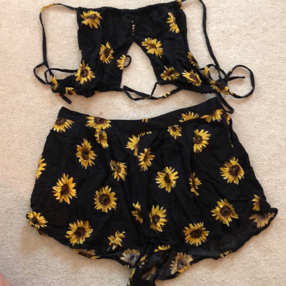 Festival Set Sunflowers from Tobi